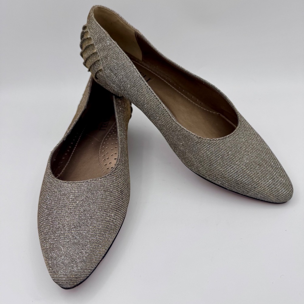 NWOB Vaneli di Notte Womens Gold Metallic Pointed Toe Pleated Heel Flats 7M
